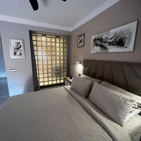 Beachfront Apartment - Sea Views - 马尔韦利亚 外观 照片
