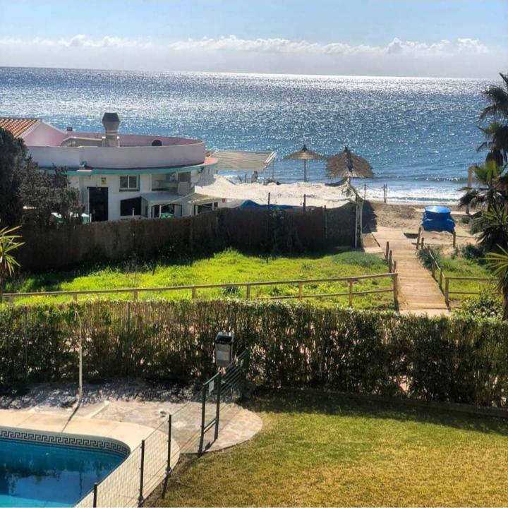 Beachfront Apartment - Sea Views - 马尔韦利亚 外观 照片