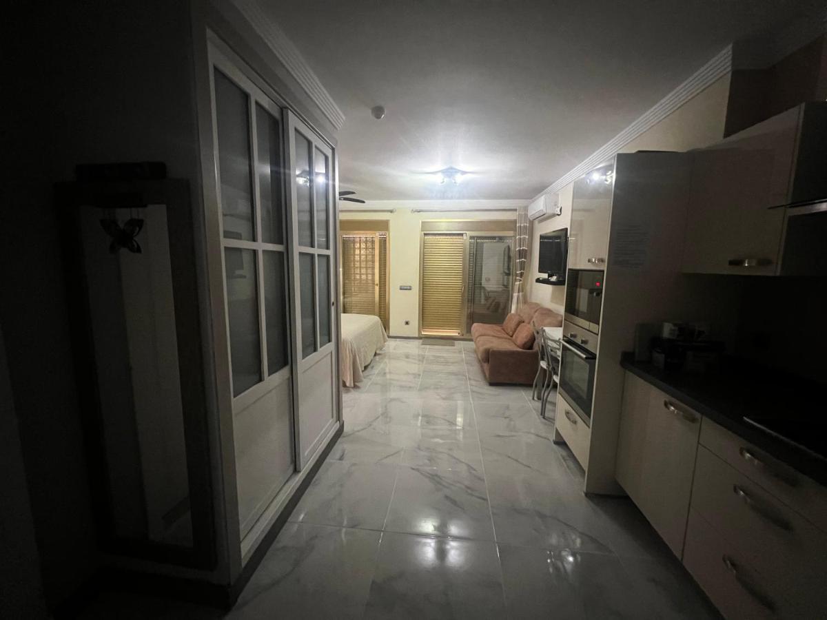 Beachfront Apartment - Sea Views - 马尔韦利亚 外观 照片