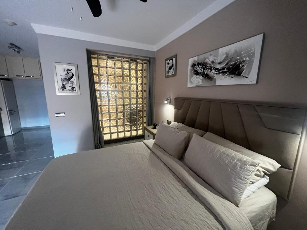 Beachfront Apartment - Sea Views - 马尔韦利亚 外观 照片