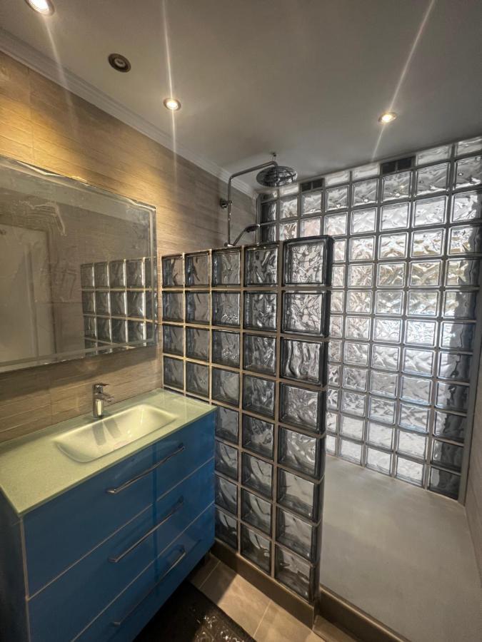 Beachfront Apartment - Sea Views - 马尔韦利亚 外观 照片