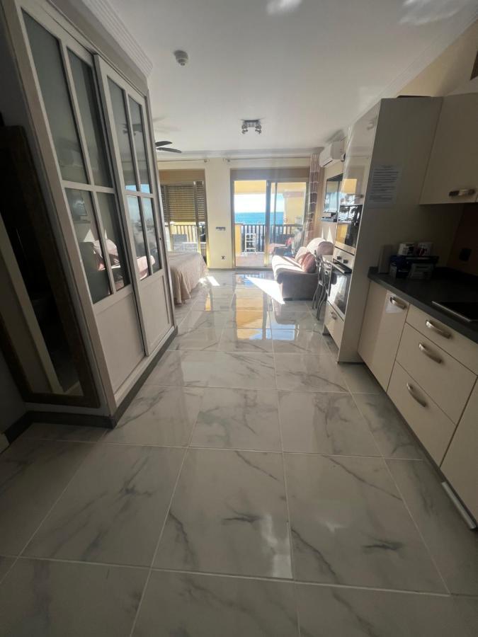 Beachfront Apartment - Sea Views - 马尔韦利亚 外观 照片